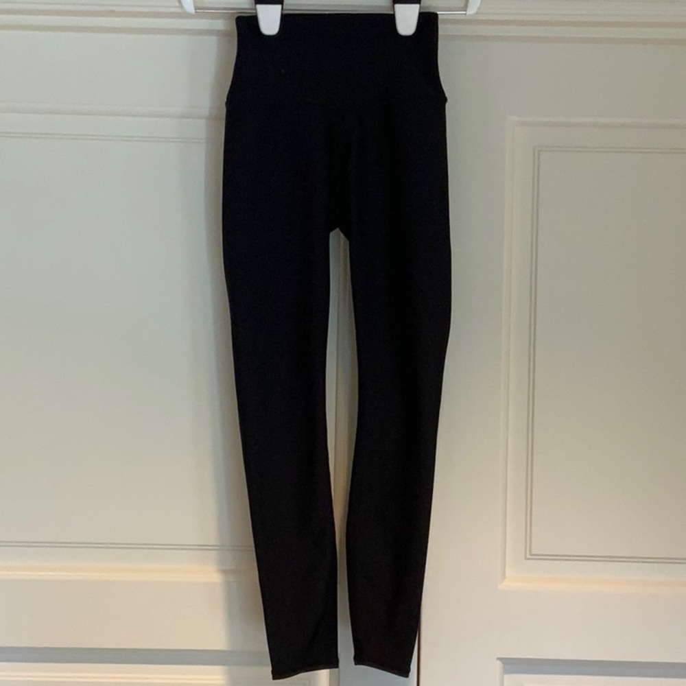 Women’s Alo yoga leggings SZ XXS black
